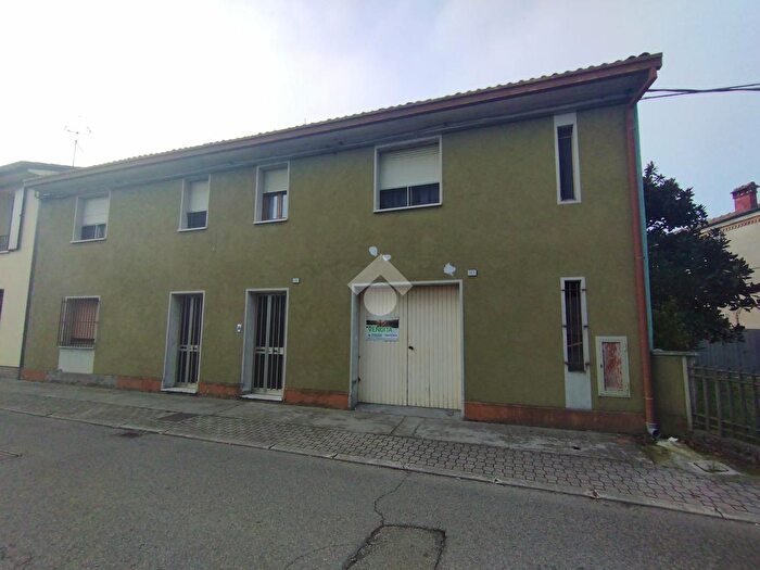 Appartamento con 5 locali in vendita in Via Gino Randi, Russi