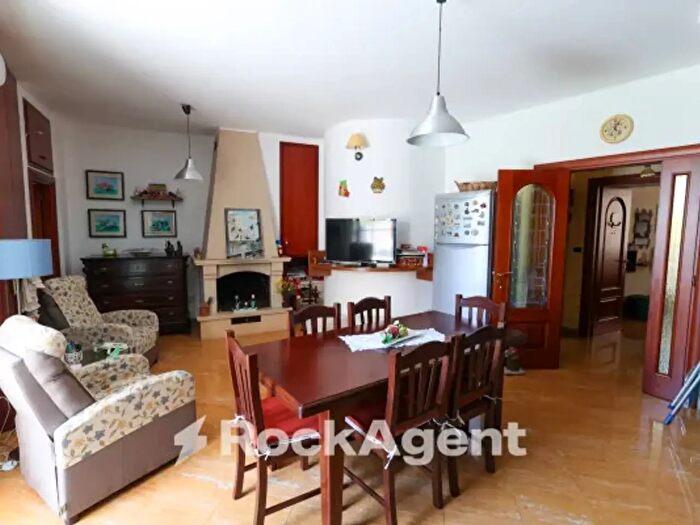 Appartamento con 6 locali in vendita in Largo Piano Grande, Catanzaro