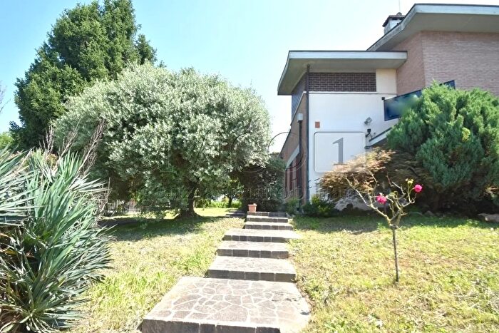 Casa con 9 locali in vendita in Via Treviso, Monticello Conte Otto