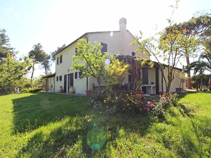 Casa con 6 locali in vendita in Strada San Silvestro, Senigallia