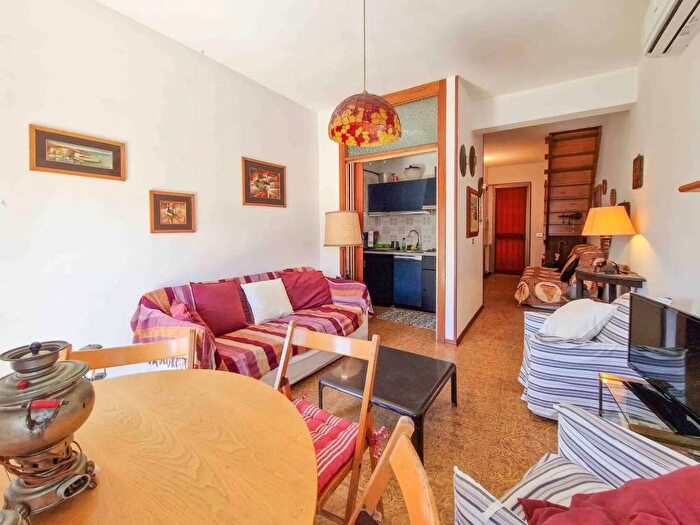 Appartamento trilocale in affitto in Via Venezia, Marina di Massa Centro, Massa