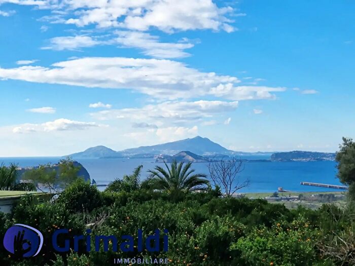 Appartamento con 5 locali in vendita in Via Alessandro Manzoni, Napoli