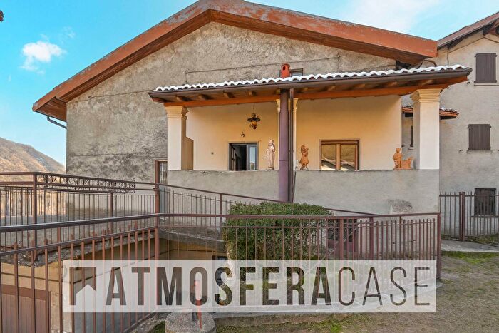 Casa con 6 locali in vendita in Via Cà Campo, Strozza