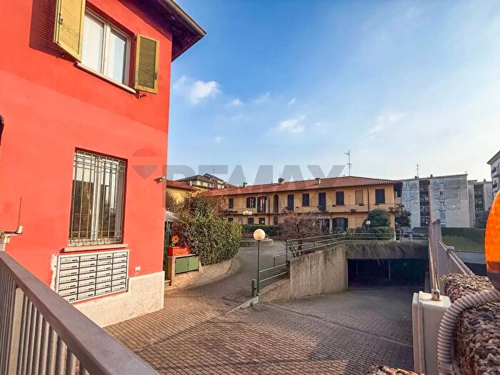 Case in Vendita e in Affitto - 2