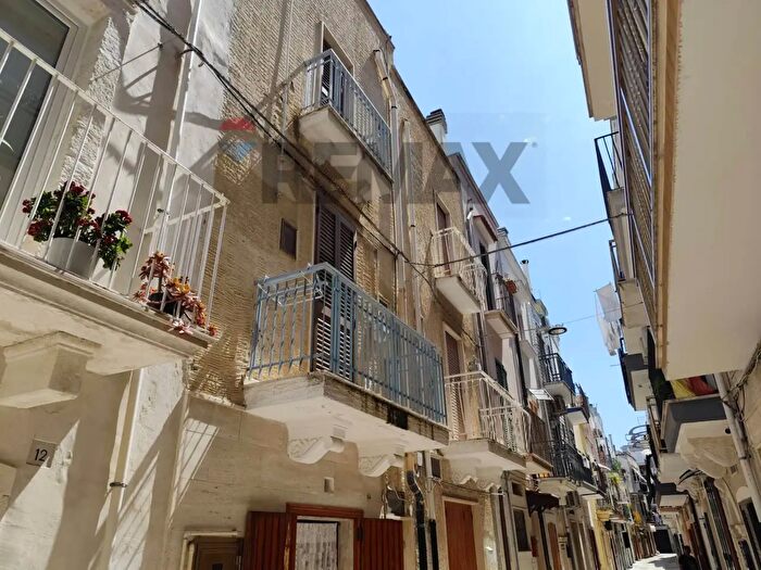 Casa trilocale in vendita in Via Imbriani, Mola Di Bari