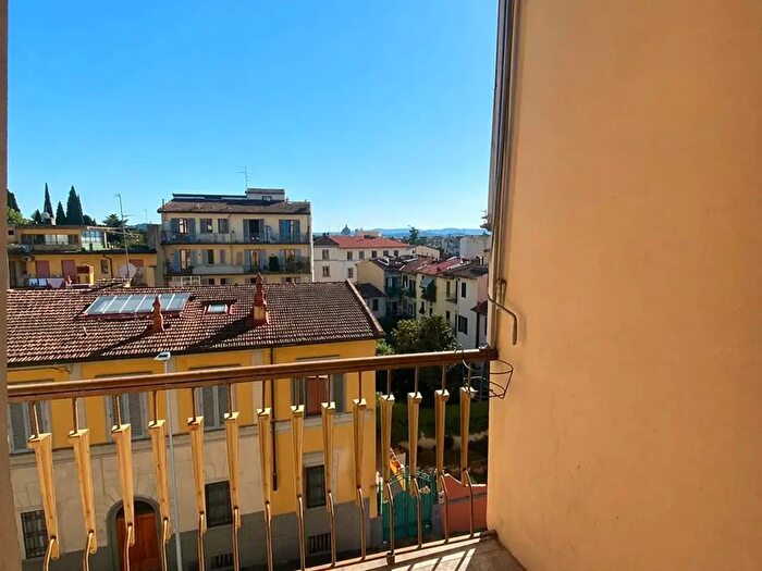 Appartamento quadrilocale in vendita in Via Goito, Firenze