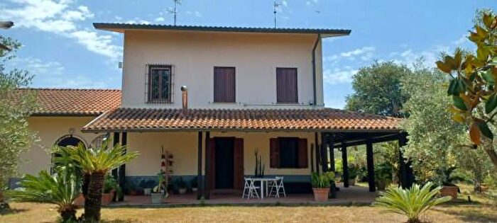 Casa con 6 locali in vendita in Via Migliara, Sabaudia