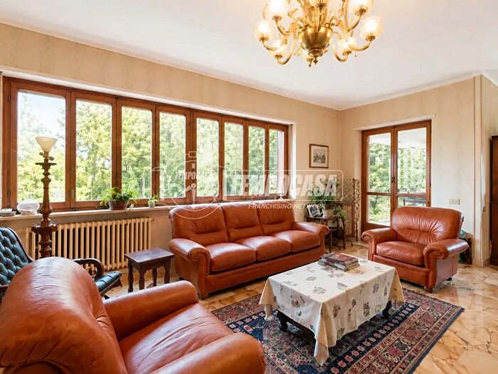 Casa con 10 locali in vendita in Viale delle Acacie Garino, Vinovo