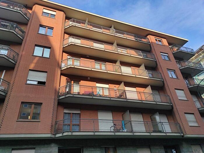 Appartamento con 5 locali in affitto in Via Ventimiglia, Nizza Millefonti, Torino