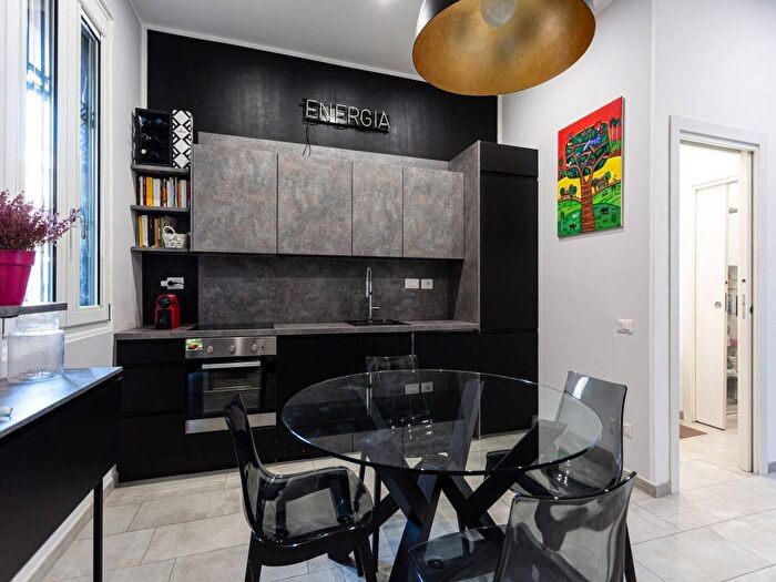 Appartamento monolocale in affitto in Piazza Pietro Frattini, Lorenteggio, Milano