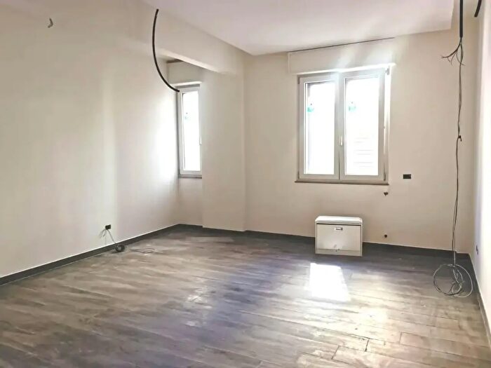 Appartamento trilocale in affitto in Via Attilio Pratella, Napoli