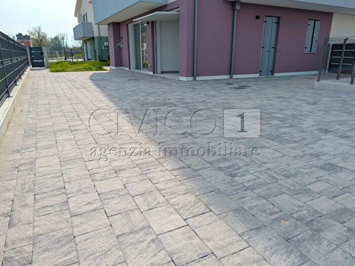 Appartamento quadrilocale in vendita in Via Zocco, Montegalda