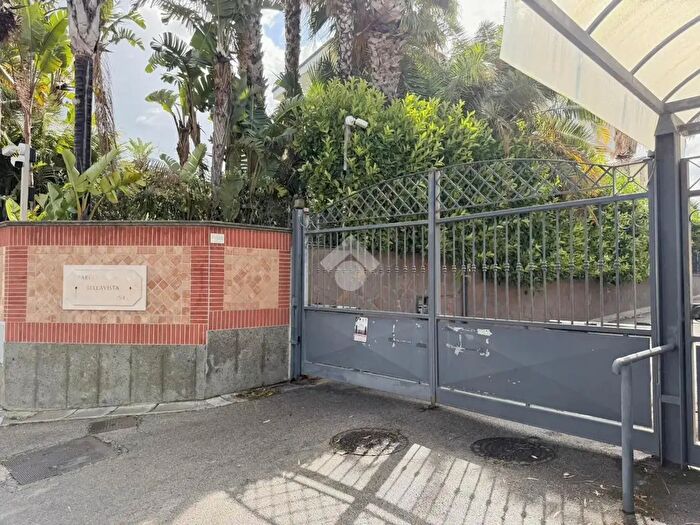 Appartamento trilocale in vendita in Via Lago Patria, Giugliano In Campania