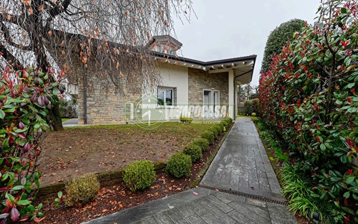 Casa con 5 locali in vendita in Via Don Luigi Sturzo, Vimercate