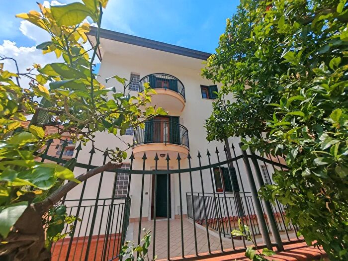 Casa con 6 locali in vendita in Via Francesco Marchesiello, Caserta
