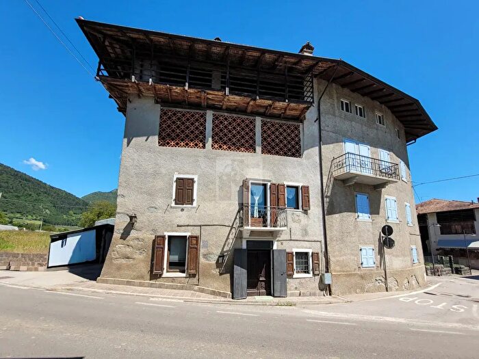 Casa monolocale in vendita in Frazione Comighello, Comano Terme