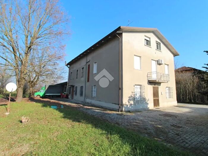 Casa quadrilocale in vendita in Via Tassone, Bagnolo In Piano