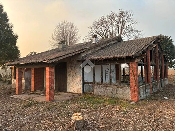 Casa quadrilocale in vendita in Via per Abbiategrasso, Corbetta