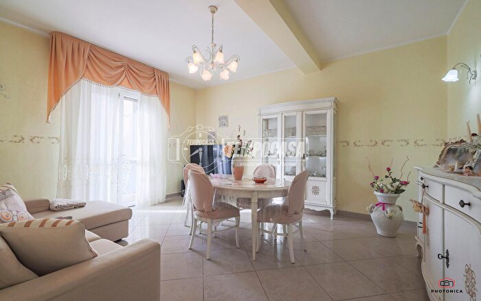 Appartamento con 5 locali in vendita in Via Giacomo Camporesi, Ravenna