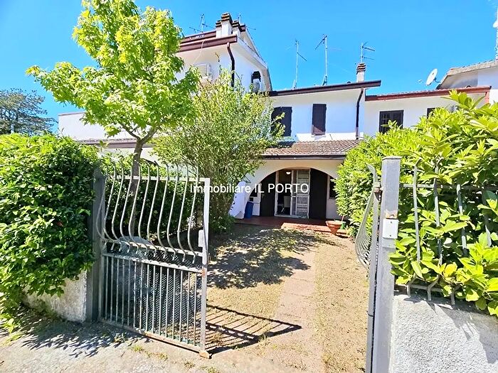 Appartamento trilocale in vendita in Comacchio
