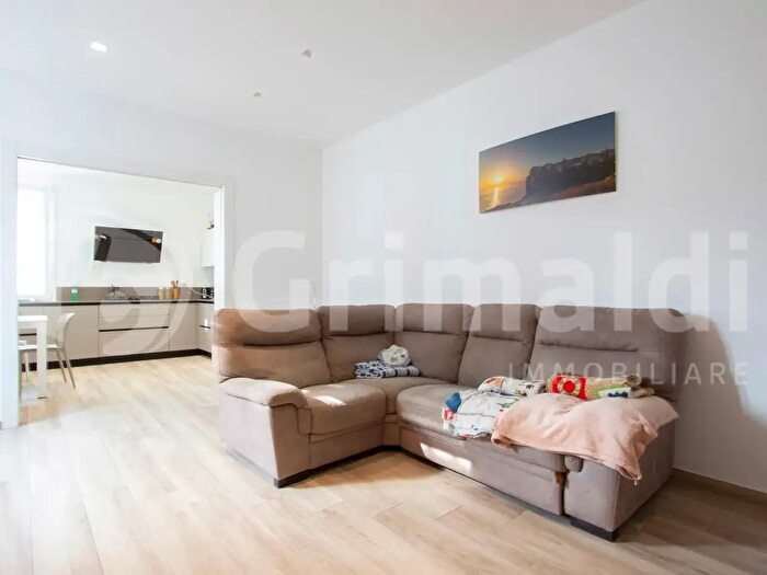 Casa con 5 locali in vendita in Via Firenze, Grezzago