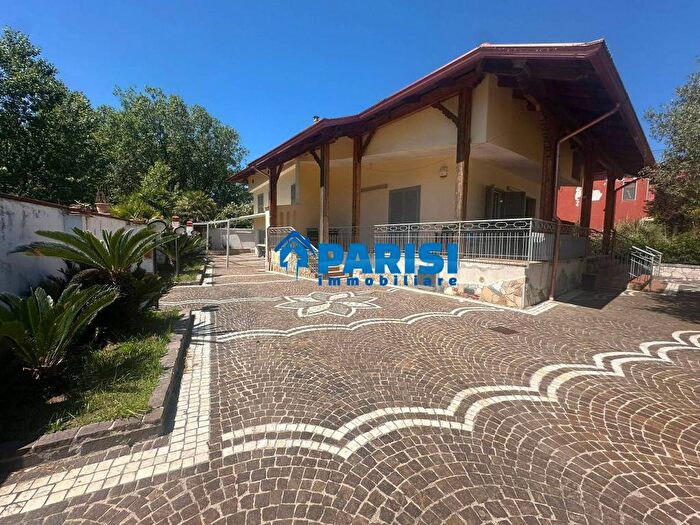 Casa con 6 locali in affitto in Viale Giorgio Vasari, Baia Verde, Castel Volturno
