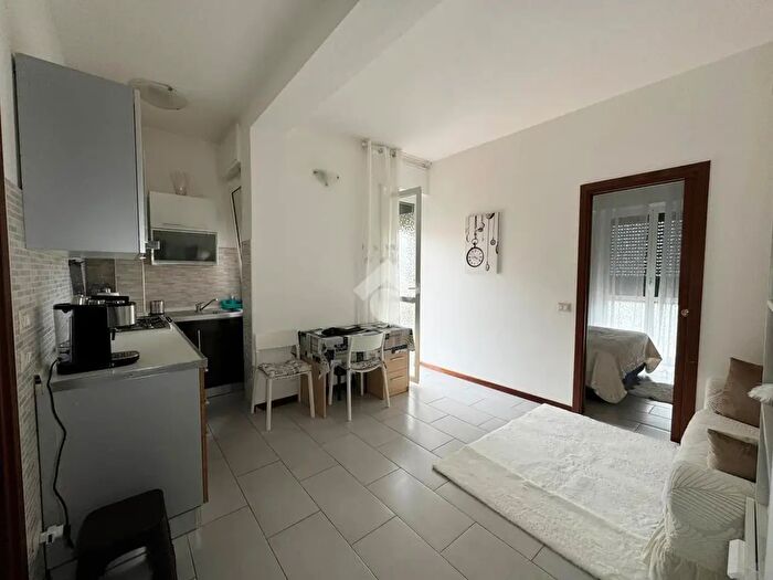 Appartamento bilocale in vendita in Via Amedeo dAosta, Mediglia