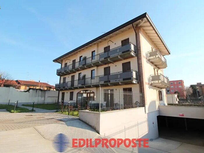 Appartamento trilocale in vendita in Via Roma, BovisioMasciago