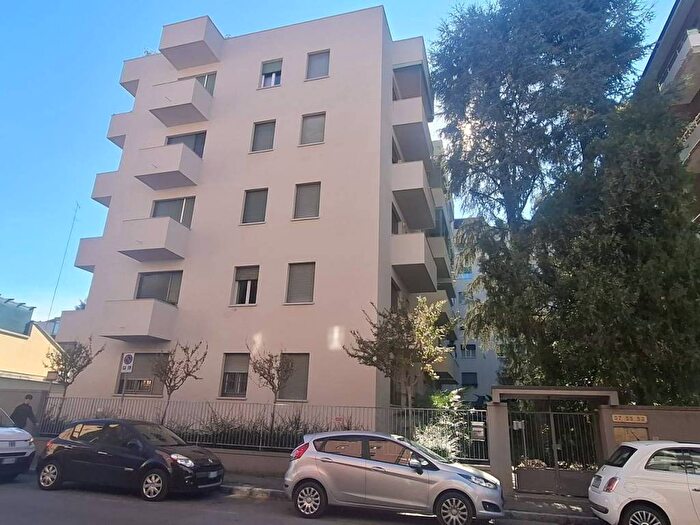 Appartamento con 5 locali in affitto in Via Pompeo Vizzani, Massarenti, Bologna