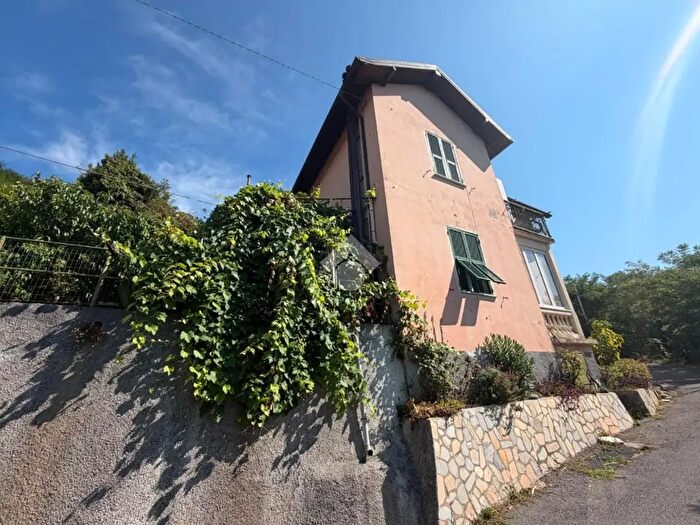 Casa con 6 locali in vendita in Via Ottonelli, Genova