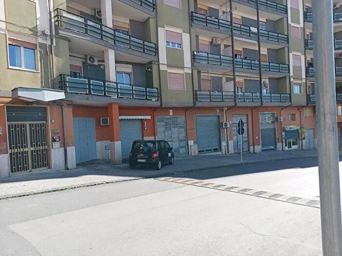 Appartamento con 6 locali in vendita in Via Campo Sportivo Leonforte, Leonforte
