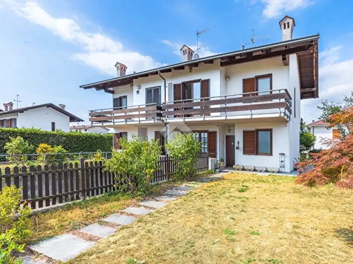 Casa con 5 locali in vendita in Via Giuseppe Saragat, Ivrea