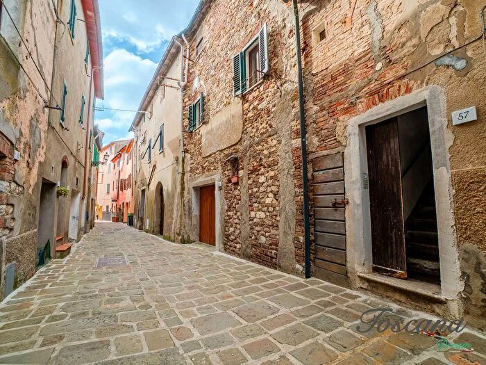 Appartamento quadrilocale in vendita in Via Fucini, Monterotondo Marittimo