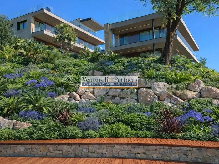 Appartamento quadrilocale in vendita in Via SantAmbrogio, Toscolano Maderno