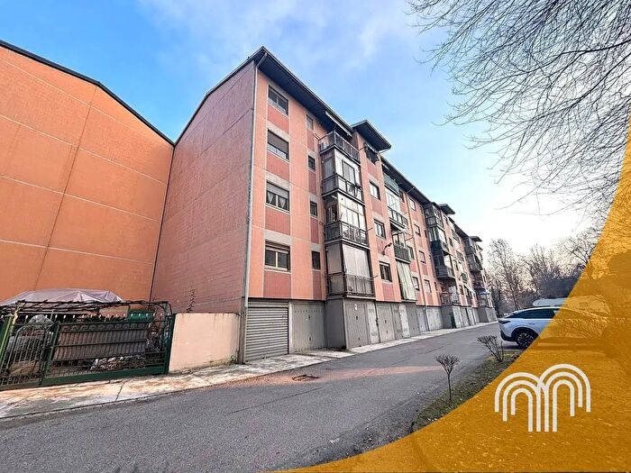 Appartamento con 5 locali in vendita in Via degli Abeti, Torino