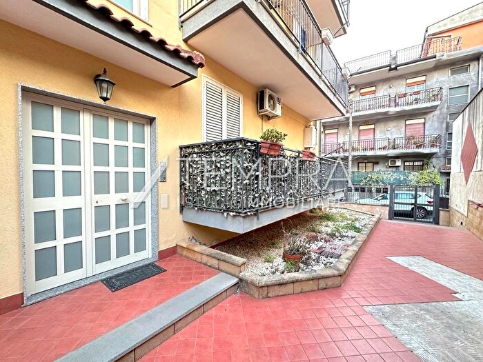 Appartamento quadrilocale in vendita in Aci Castello