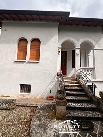 Casa con 5 locali in vendita in Suzzara