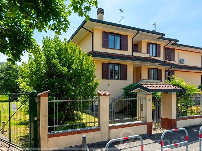 Casa quadrilocale in vendita in Via Vivaldi, Cisliano