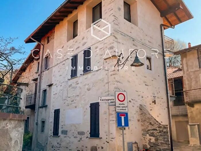 Casa trilocale in vendita in Cocquio Trevisago