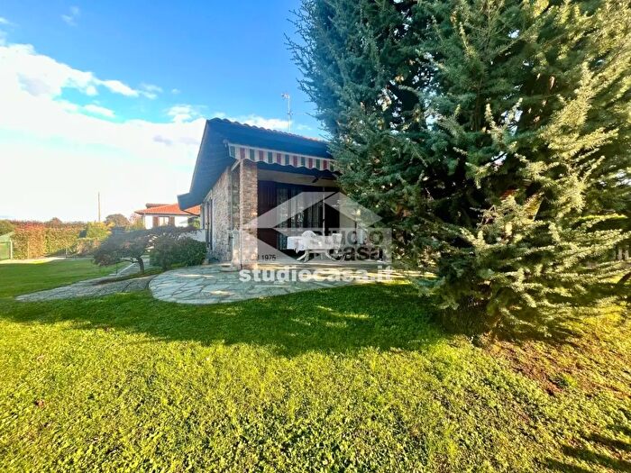 Casa quadrilocale in vendita in Via Benedetto Croce, Casirate DAdda