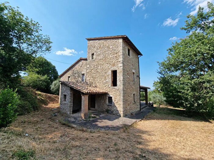 Casa con 6 locali in vendita in Civitella del Lago, Baschi