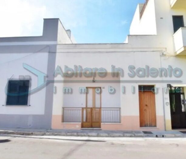 Casa quadrilocale in vendita in Tricase