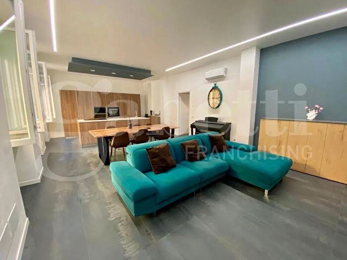 Appartamento trilocale in vendita in Corso Campi, Cremona