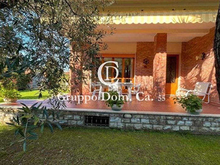 Casa con 6 locali in affitto in Via Francesco Carrara, Centro, Forte dei Marmi