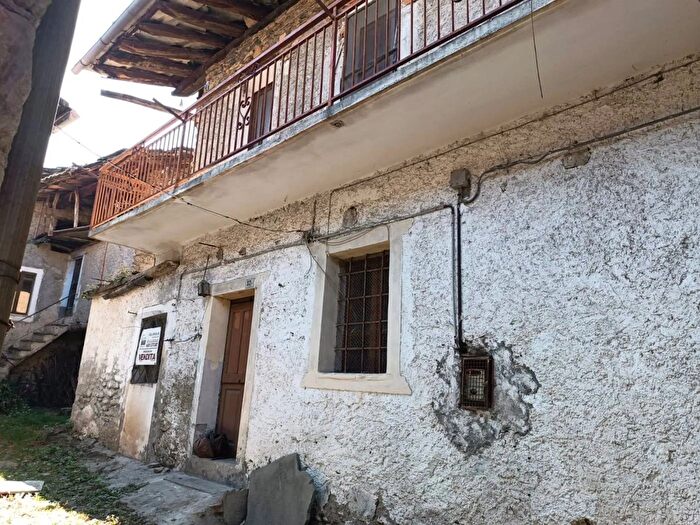 Casa bilocale in vendita in Via Giordani f Mattie, Mattie