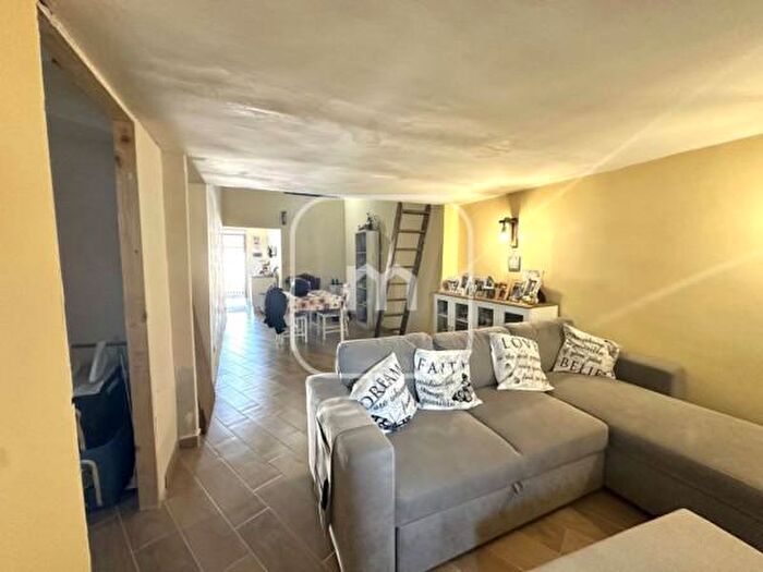 Appartamento trilocale in vendita in Via Rometta, Roma