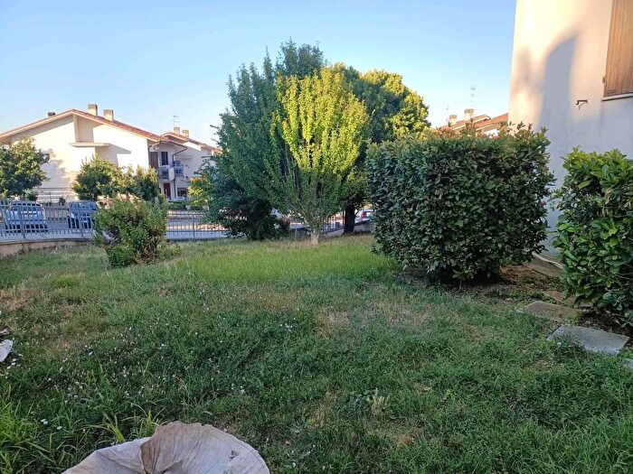 Appartamento con 6 locali in vendita in Ancona Zona Sappanico, Ancona