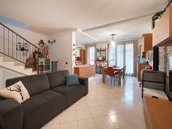 Casa quadrilocale in vendita in Via Rovere, Arzergrande