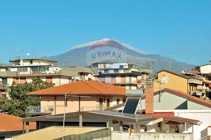 Appartamento trilocale in vendita in Gravina Di Catania