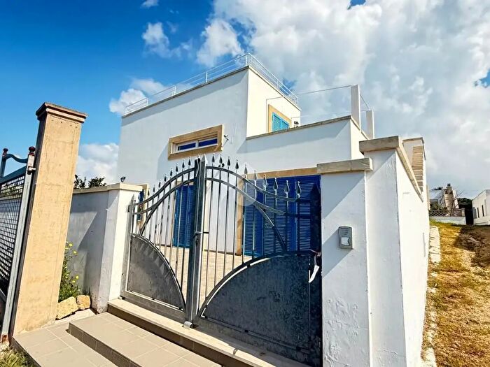 Casa con 6 locali in vendita in Via Cesenatico, Taviano